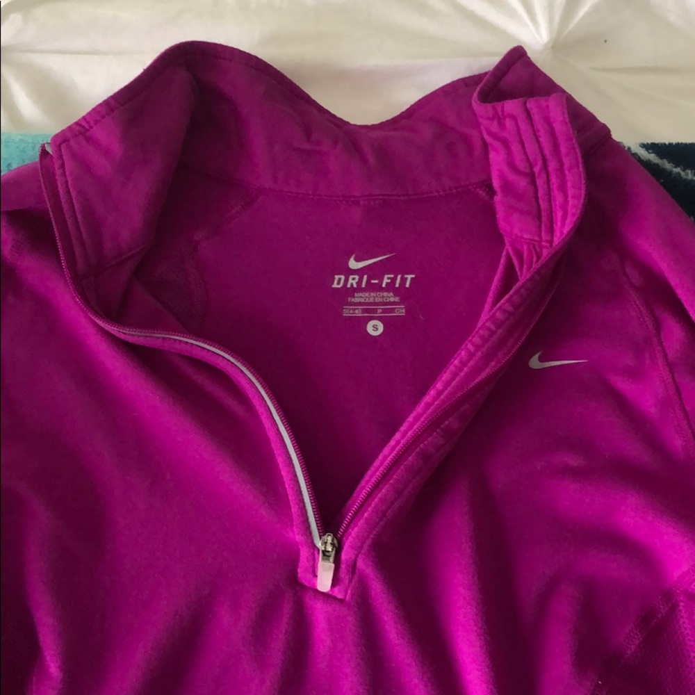 **SOLD**Nike DriFit fuchsia pullover size S